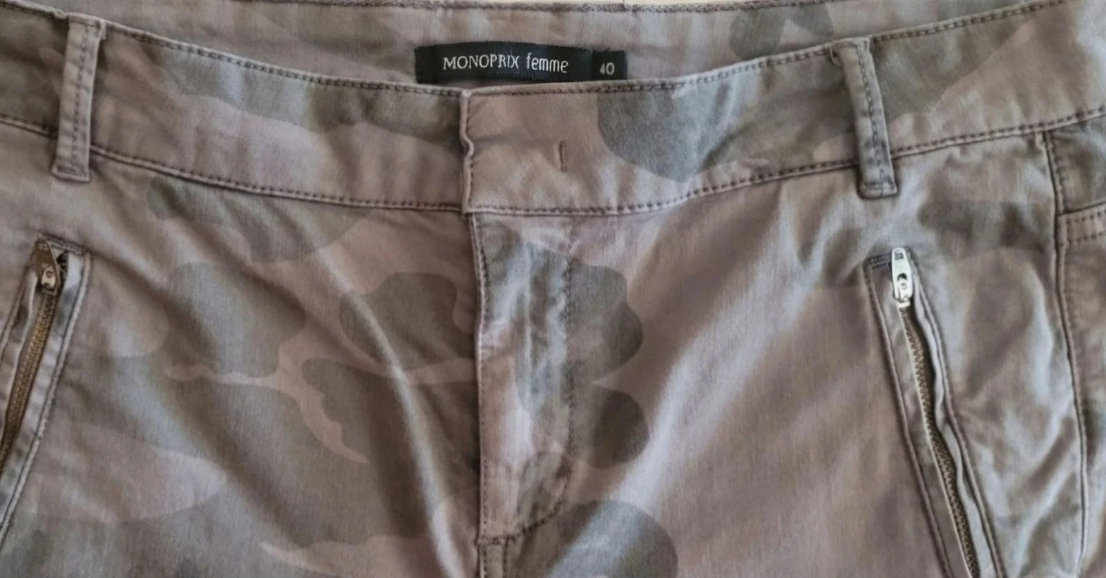 Monoprix Calça/Jeans Skinny TFr40/TL - Estampa Militar Cinza e Cintura Média em Ótimo Estado – photo 6